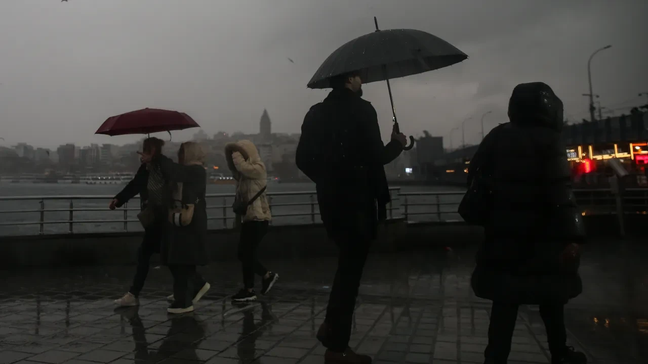Meteoroloji saat verdi: Sağanak ve fırtınaya dikkat! 21 il için sarı kodlu uyarı