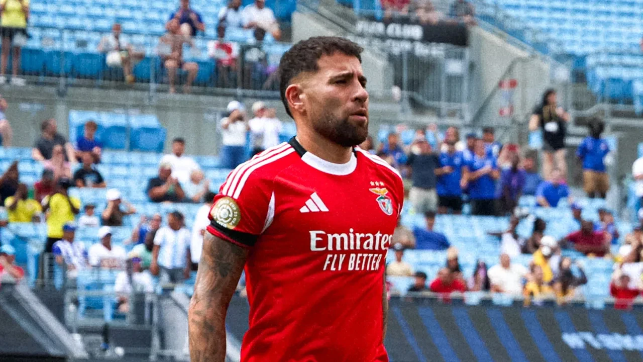 Nicolas Otamendi'den bir yıllık imza! Resmen açıklandı