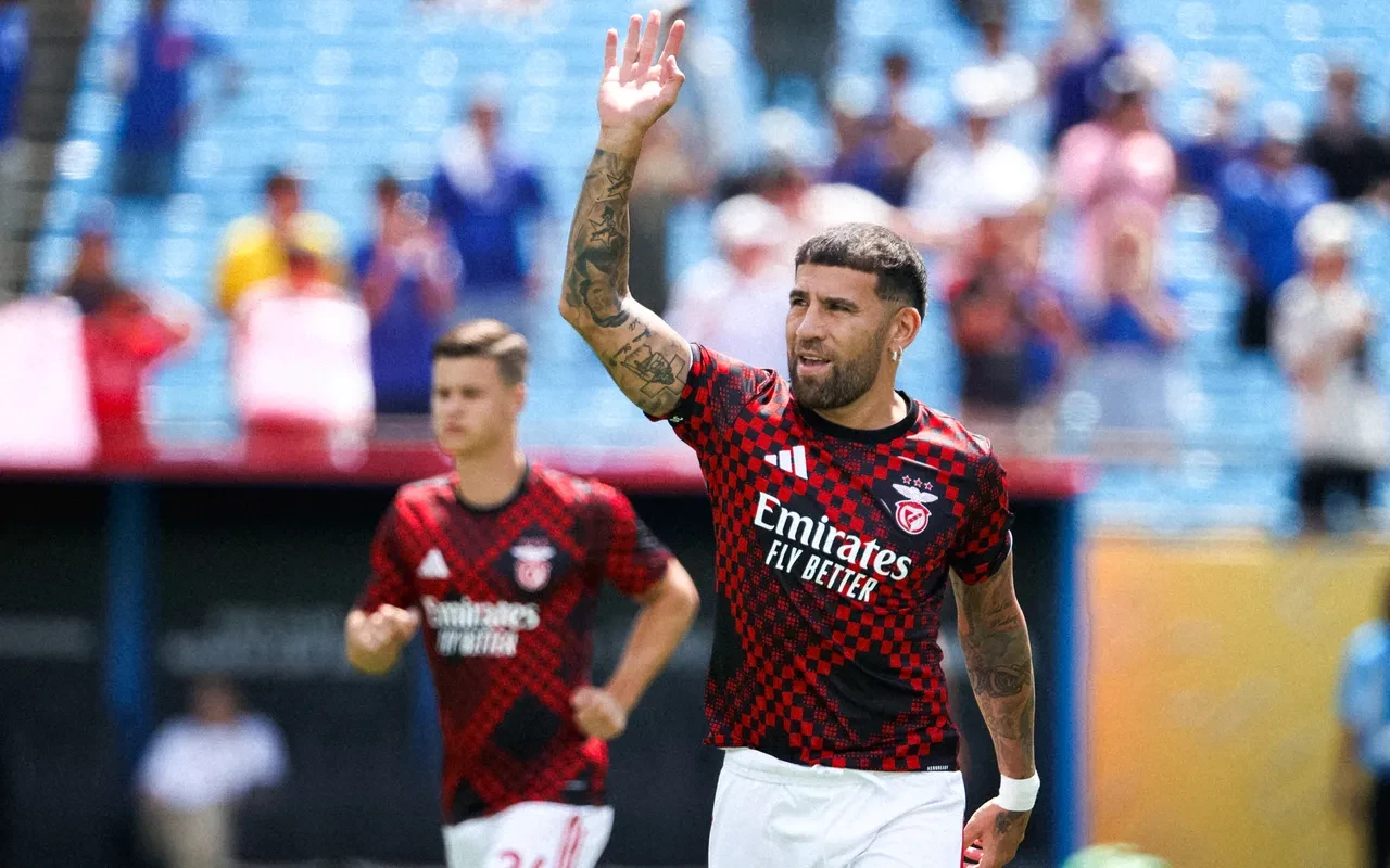 Nicolas Otamendi'den bir yıllık imza! Resmen açıklandı