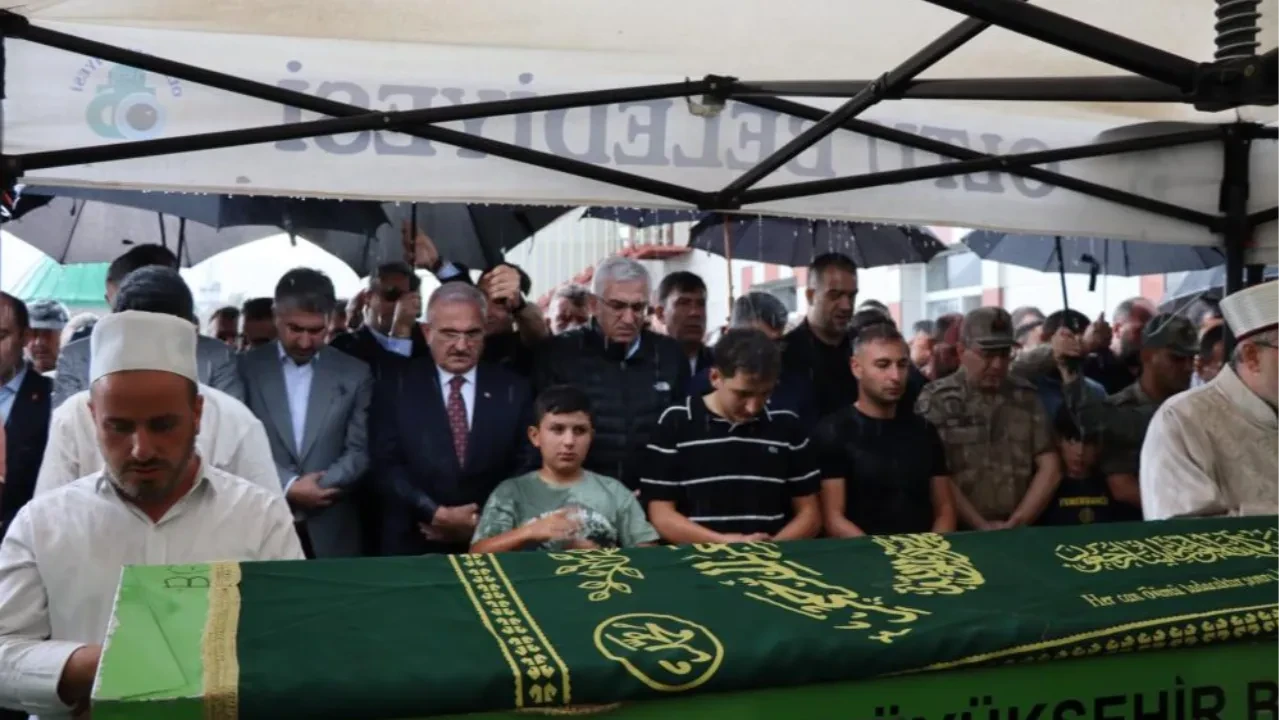 Oltu taşı işçilerinin acı günü: 3 işçi son yolculuklarına uğurlandı!