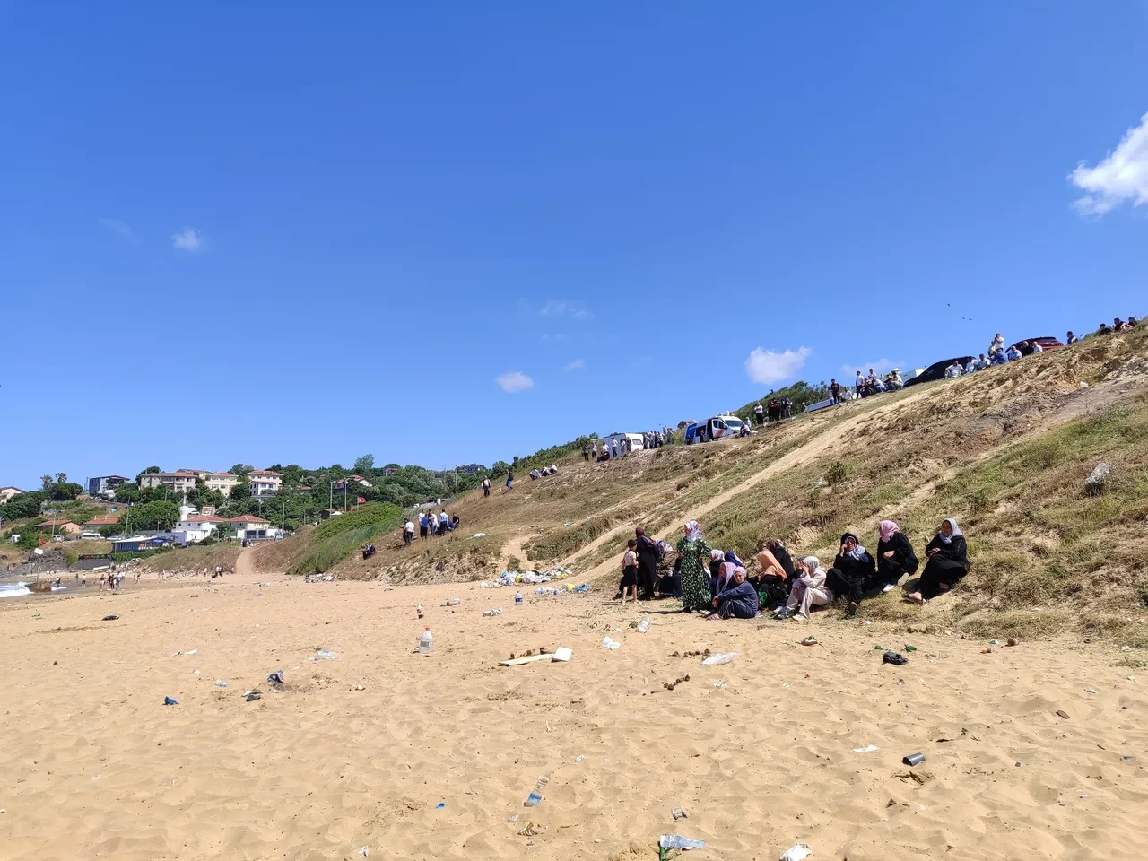 Sarıyer'de yasak plajda denize giren 2 genç kayboldu