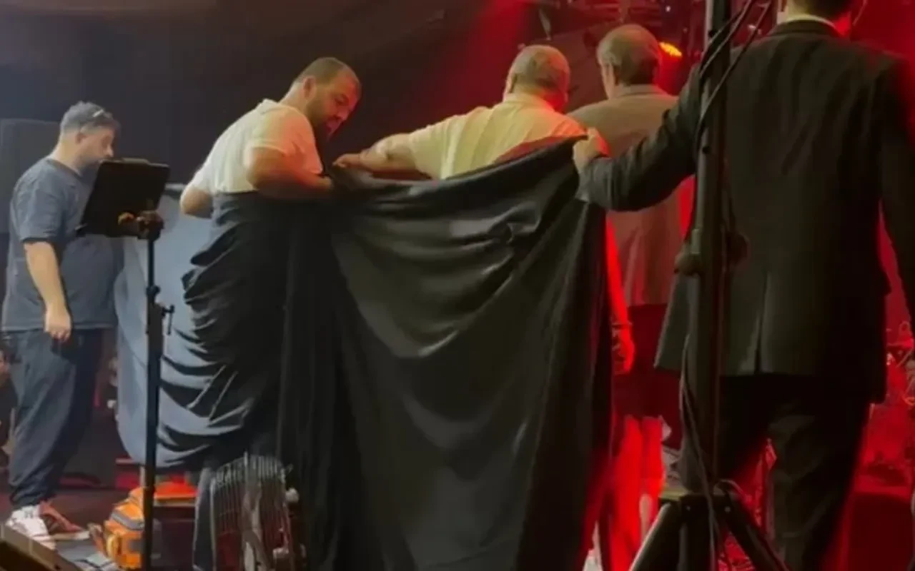 Son dakika | Sevcan Orhan sahnede fenalaştı! Sağlık durumu hakkında açıklama