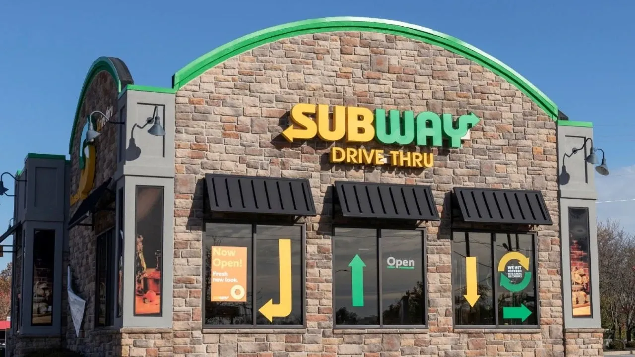 Türkiye'de de şubeleri olan ünlü fast-food zincirinde şok iflas!