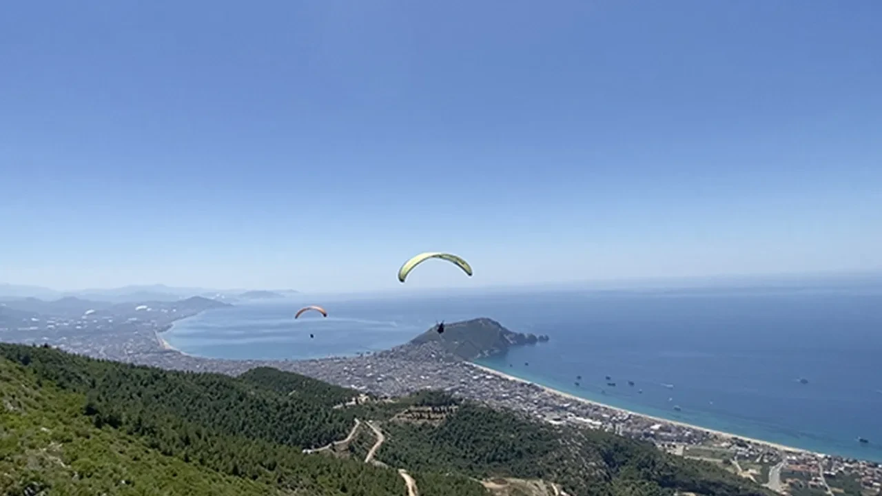 Yamaç paraşütü kazasında bir kişi yaralandı