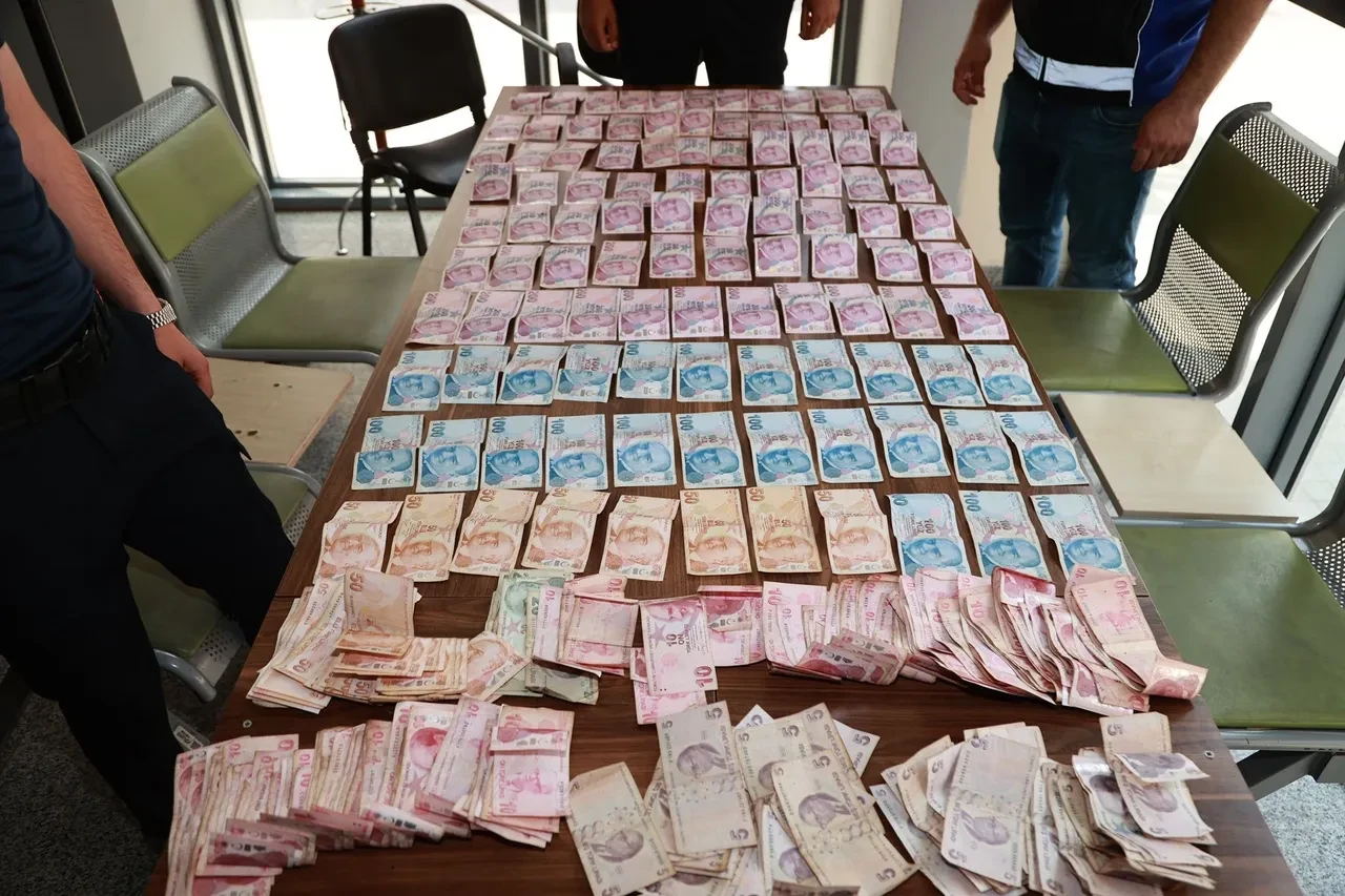 Dilencinin üzerinden çıkan para herkesi şaşırttı