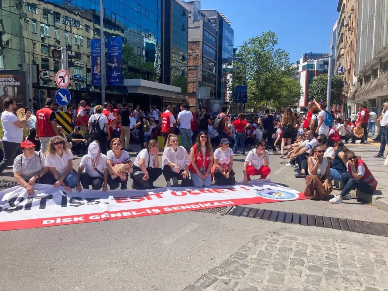 DİSK Başkanı Gül, Cemil Tugay'la dalga geçti! 'Allah ver iyi temizlik yapıyor...'