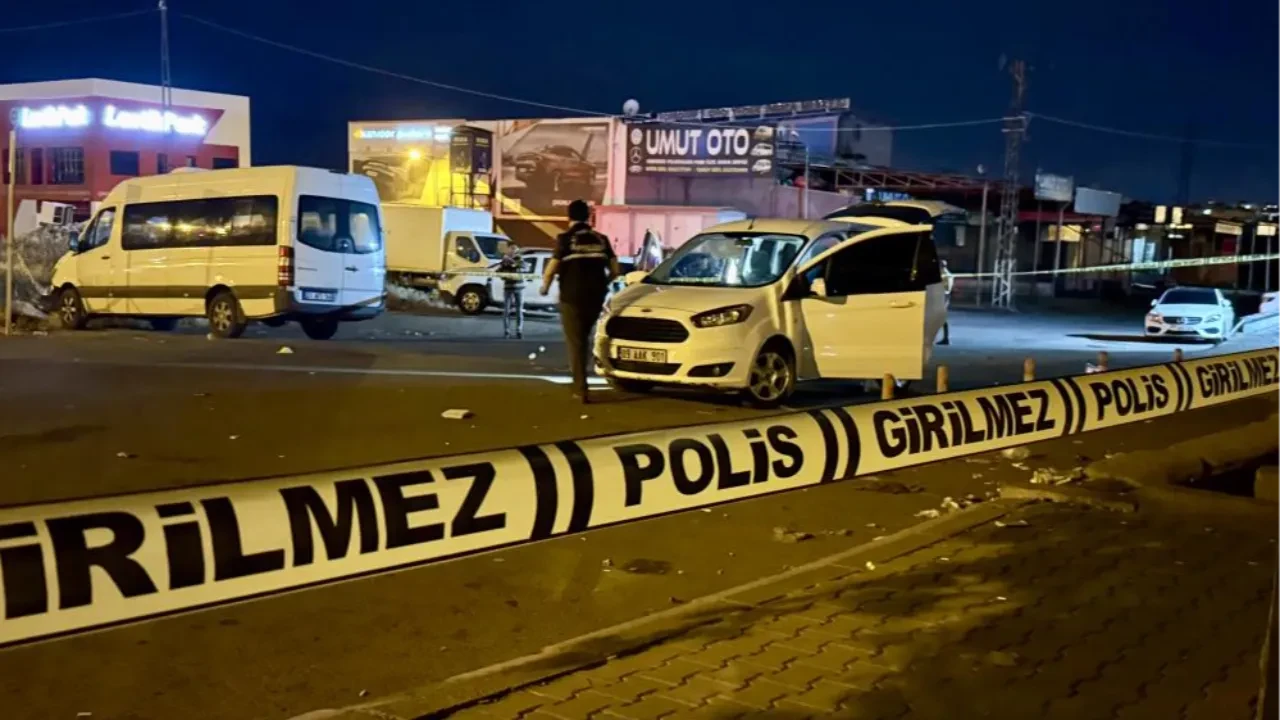 Diyarbakır'da 2 grup birbirine girdi: Silahlı kavgada ortalık savaş alanına döndü!