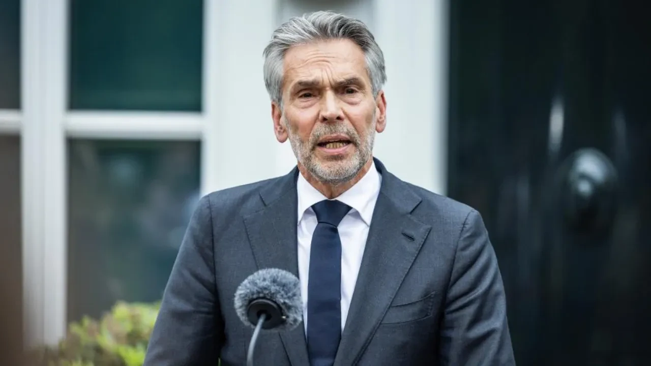 Hollanda'da koalisyon hükümet dağıldı: Göç planına destek istemişti!