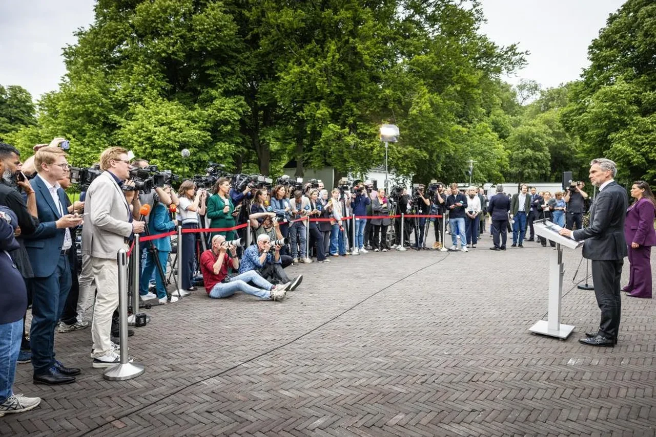 Hollanda'da koalisyon hükümet dağıldı: Göç planına destek istemişti!