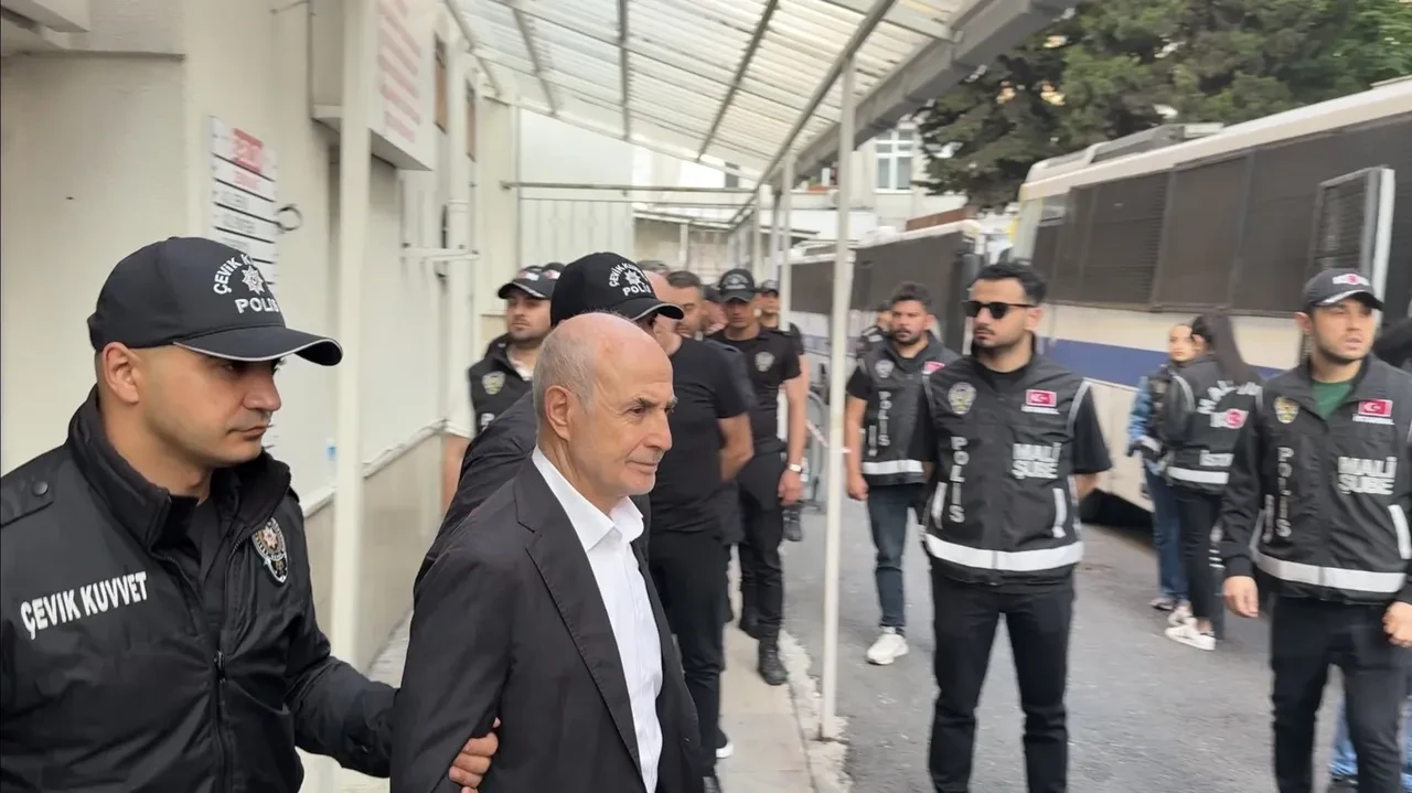 İBB yolsuzluk soruşturmasında 5. dalga! CHP'li 5 belediye başkanı tutuklandı