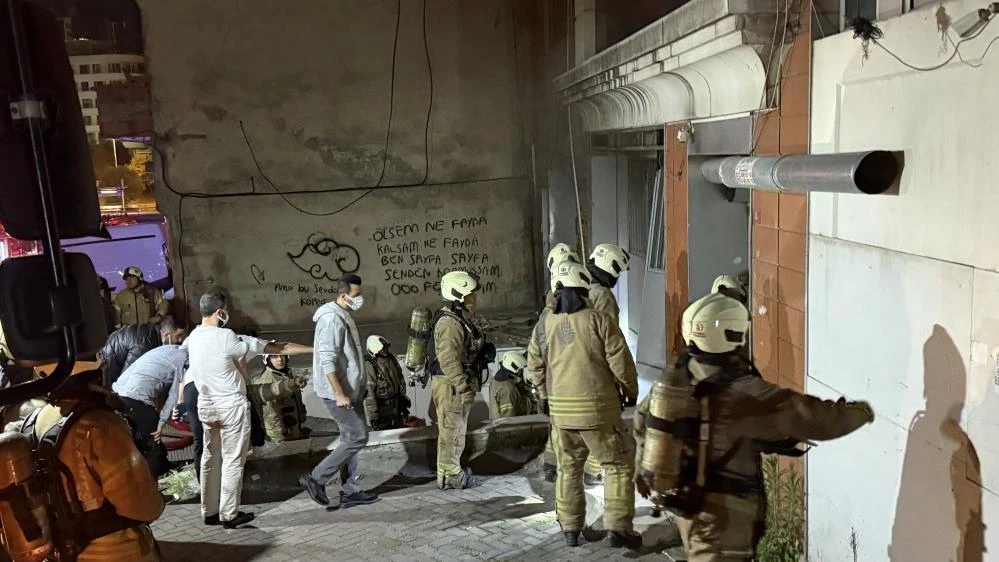 Güngören’de tekstil malzemesi üretimi yapan firmada yangın!