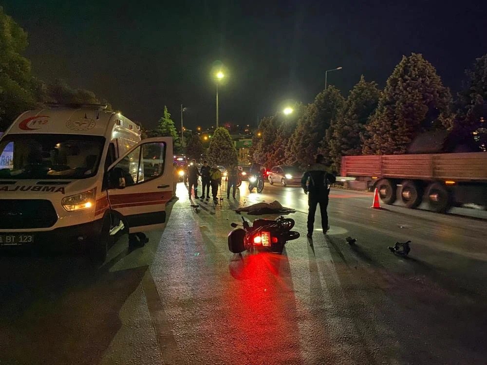 İzmit’te tırın altında kalan motosiklet sürücüsü hayatını kaybetti!