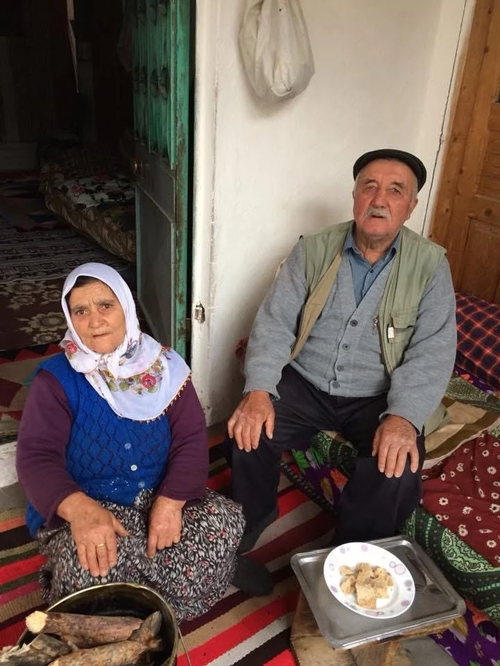 Sivas’ta odun toplamaya giden yaşlı çift traktör kazasında can verdi!