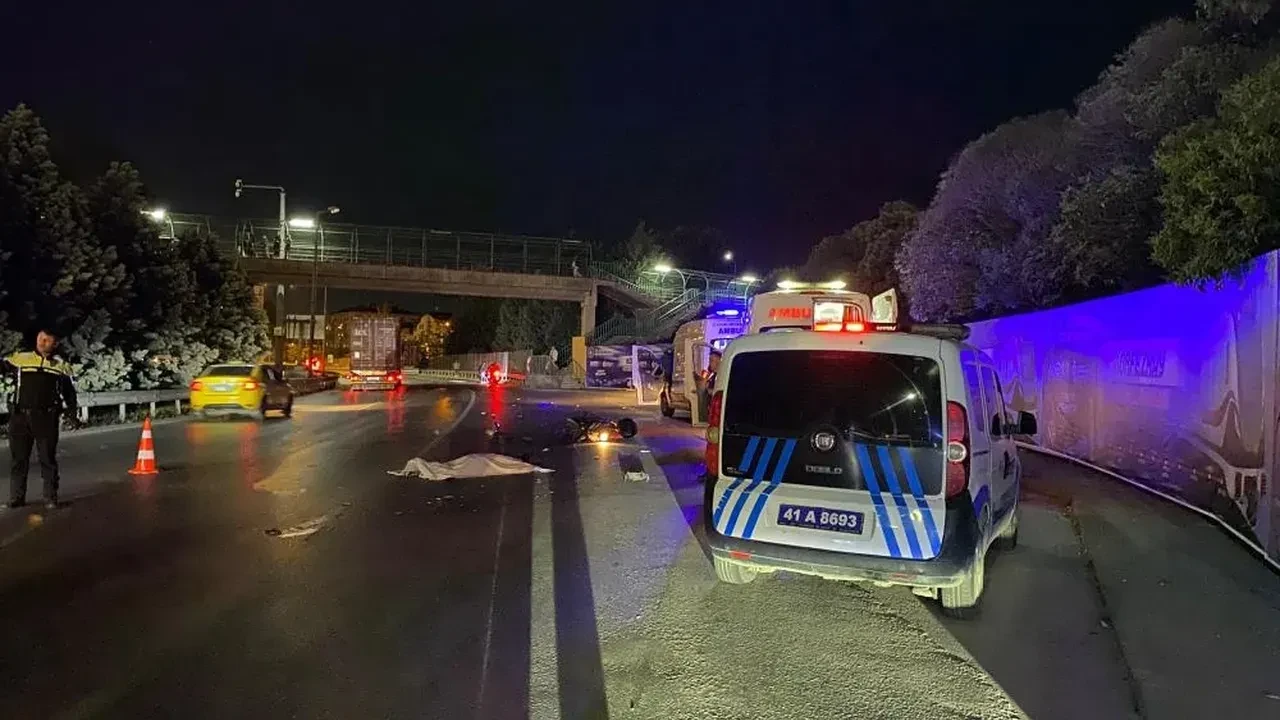 İzmit’te tırın altında kalan motosiklet sürücüsü hayatını kaybetti!