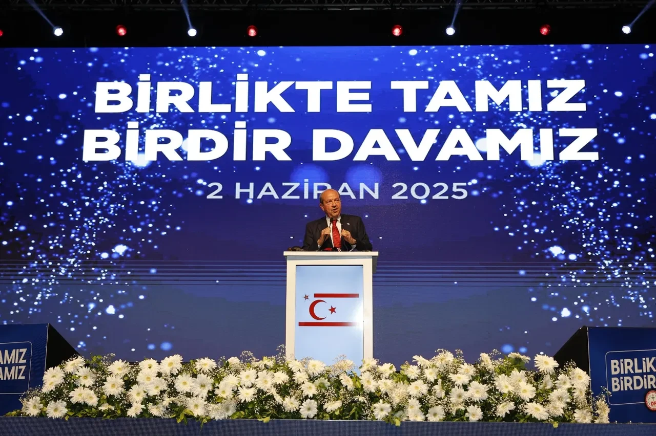 KKTC’de seçim ateşi yükseliyor: Üç parti Tatar’ın arkasında!