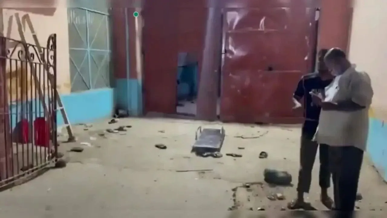 Pakistan'daki peş peşe depremlerin ardından 200 mahkum firar etti!