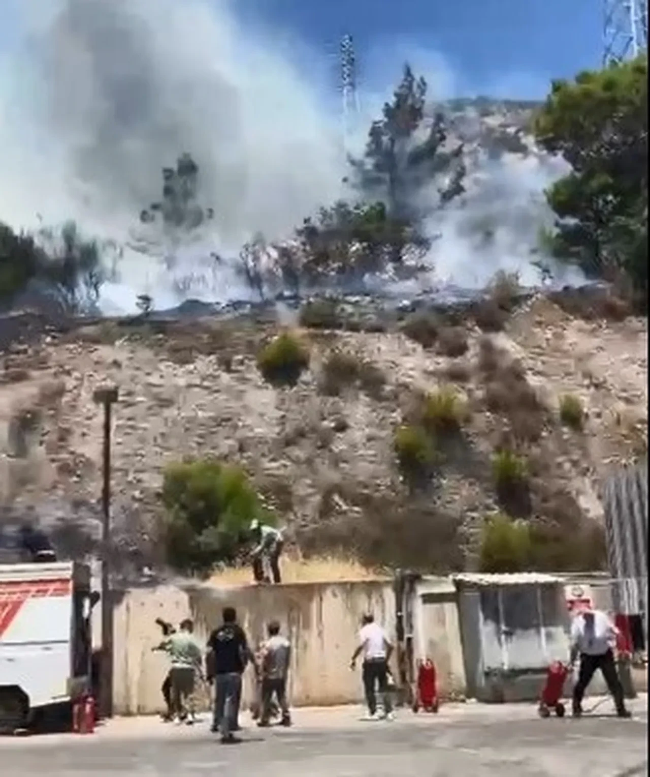 Bodrum Ortakent yangın son durum! Alışveriş merkezi tahliye edildi