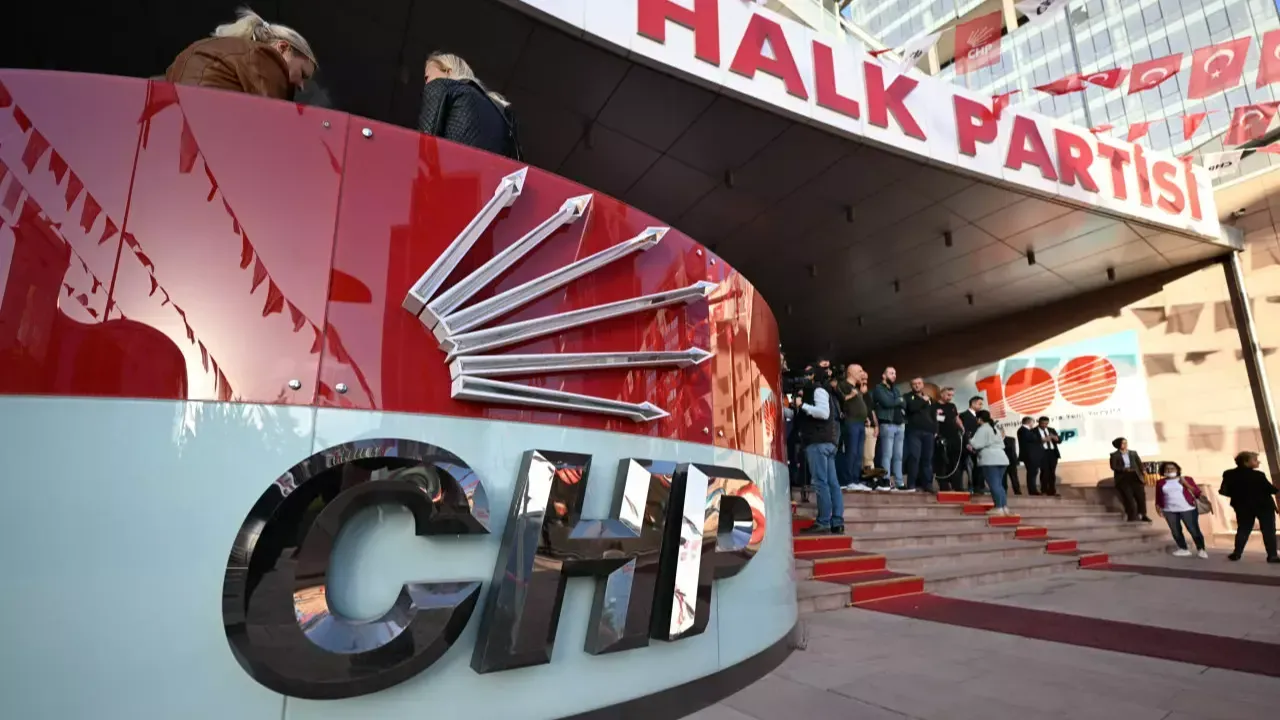 CHP kurultay davası ertelendi mi, ne zaman? Mahkemeden ara karar çıktı