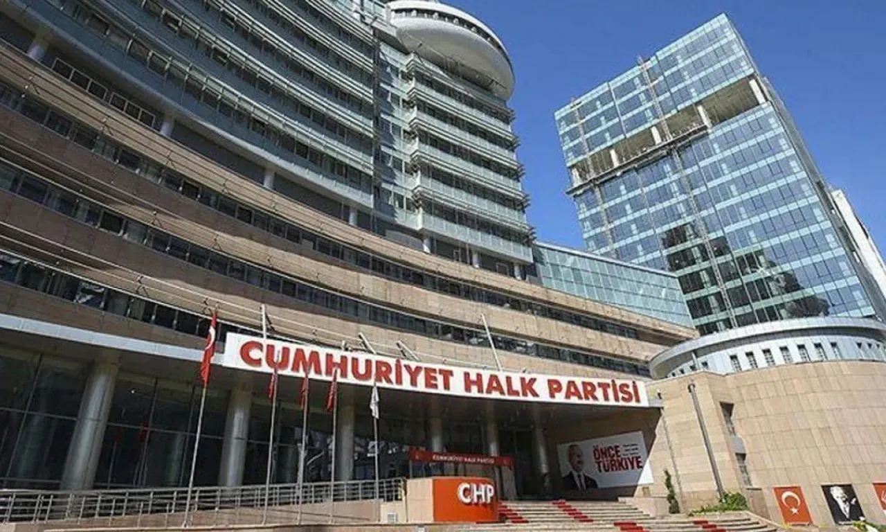CHP kurultay davası ertelendi mi, ne zaman? Mahkemeden ara karar çıktı