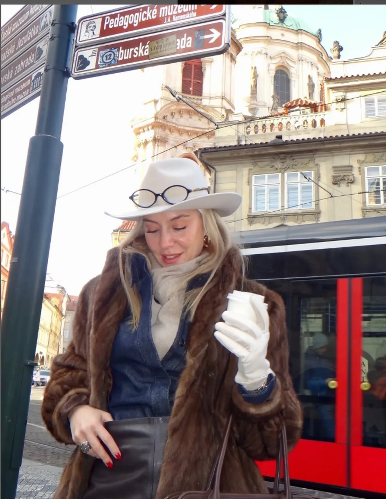 Ege Kökenli bebeğini kaybettikten sonra ilk paylaşımını yaptı: Acı geçmiyor, kabuk tutuyor