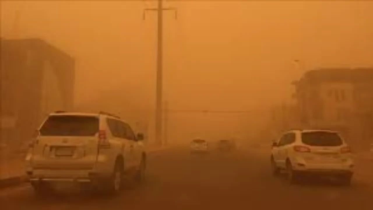 Kum fırtınası kabusu! 5 araç çarpıştı: 8 yaralı