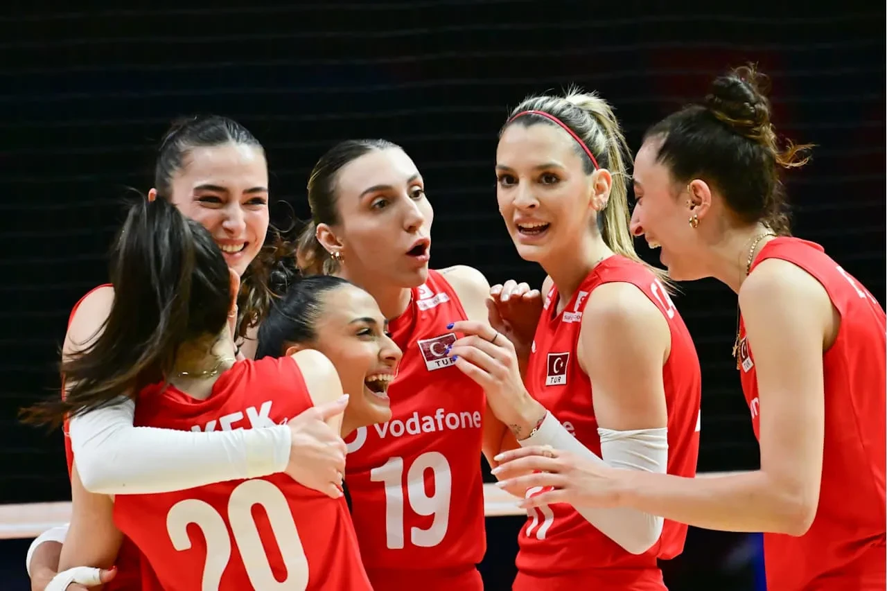 A Milli Voleybol Takımımız Milletler Ligi'ne galibiyetle başladı 