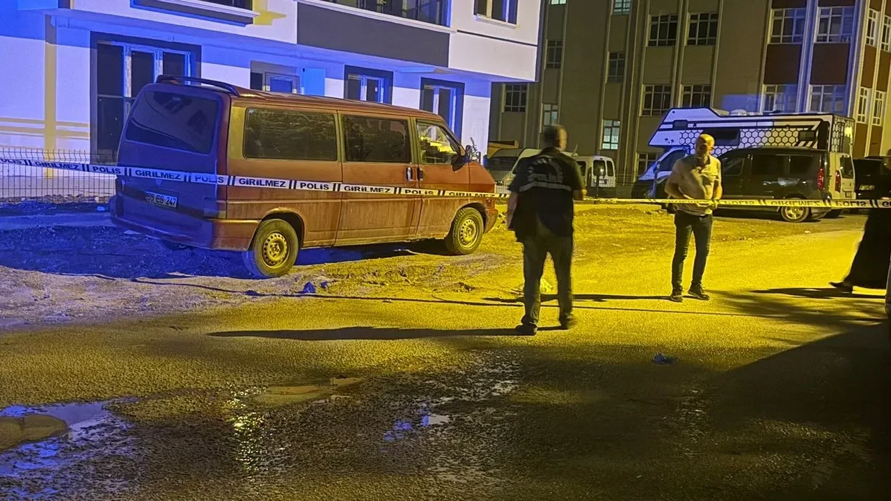 Aile içi boşanma kavgası! Annesi için babasını bıçakladı