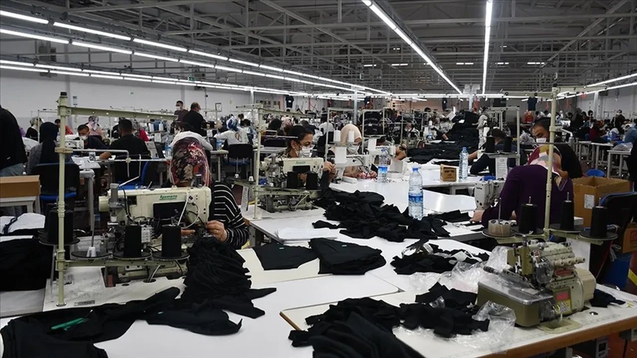 Arefe günü kaça kadar çalışılır? Kamu ve özel sektör için farklı mesai saatleri var