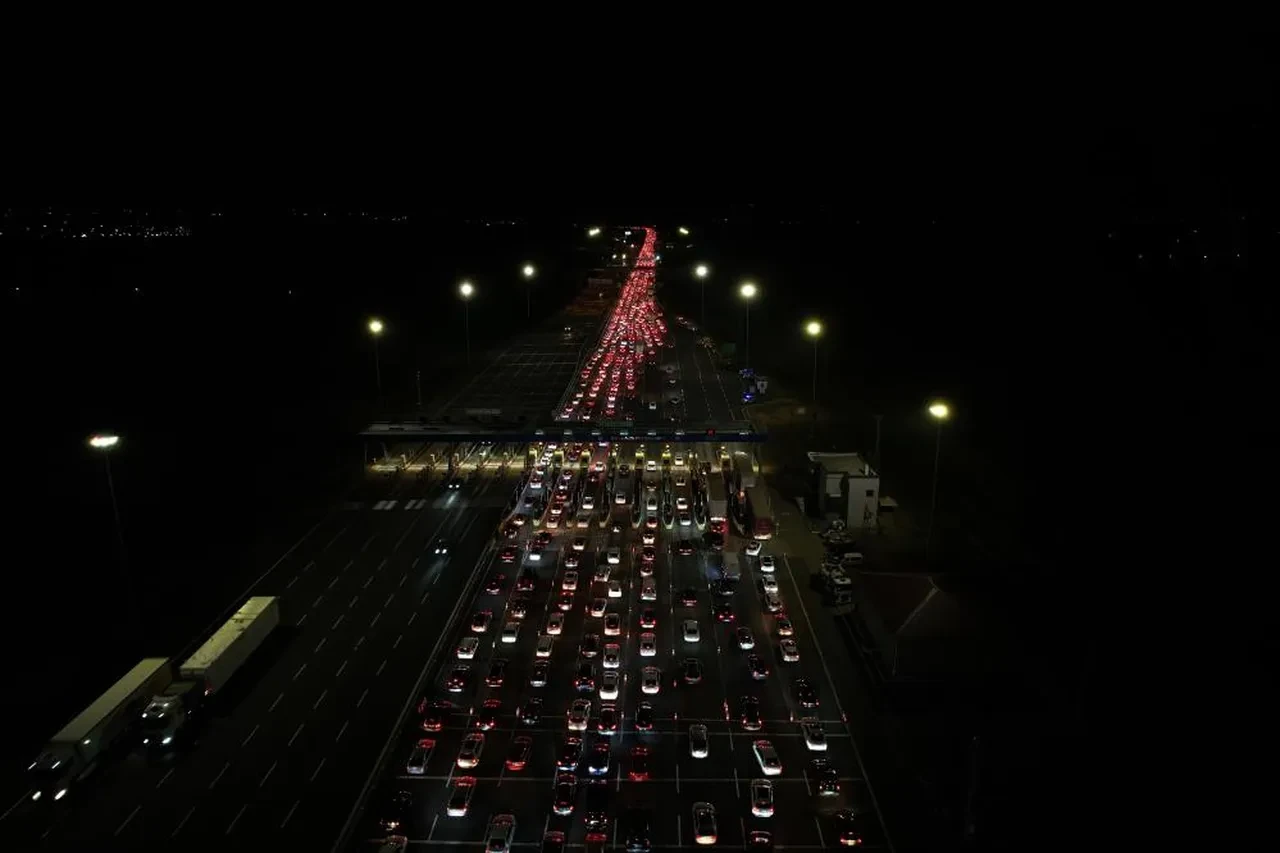 Bayram için erken çıkışlar trafiği durdurdu! İşte sorunsuz yolculuk için 3 altın kural