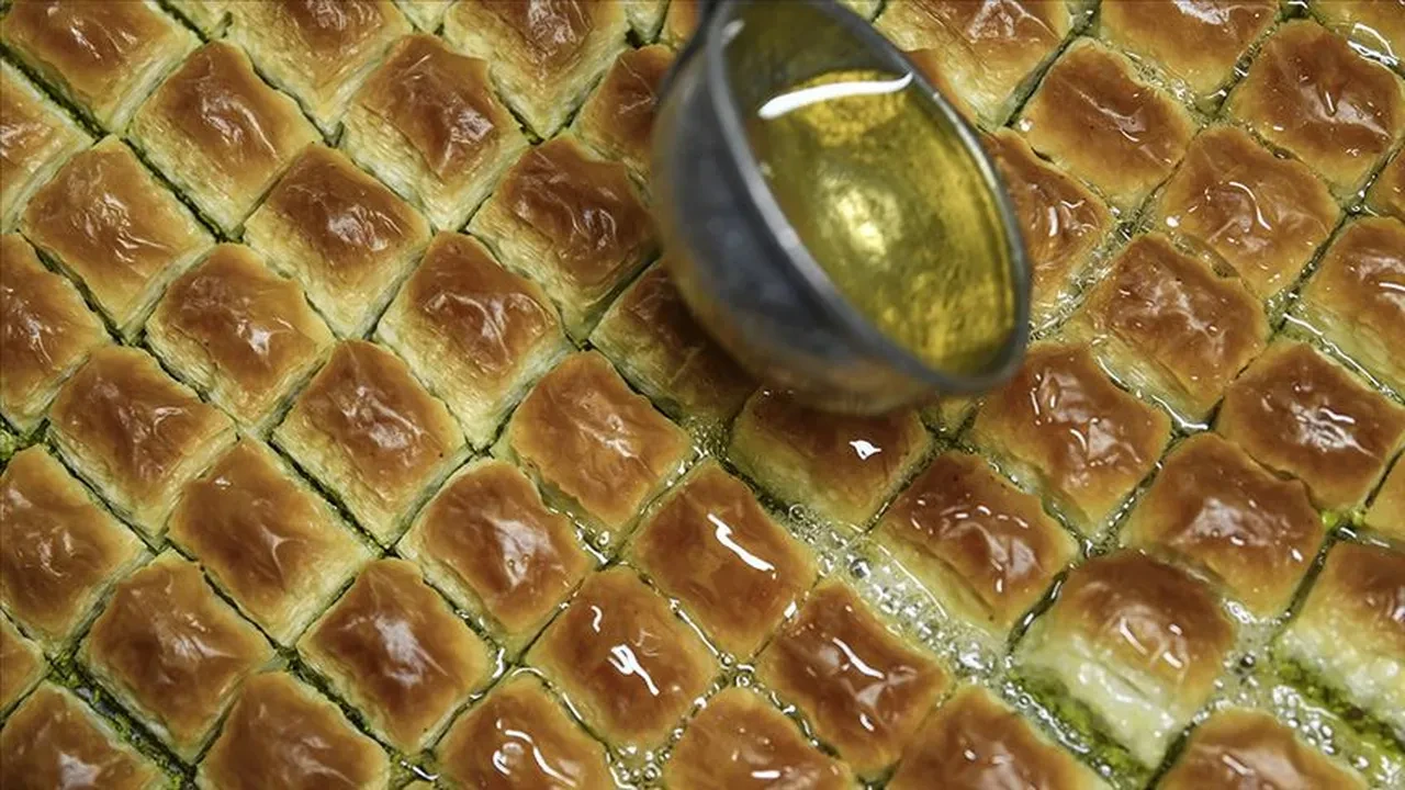 Bayram öncesi tatlıcılarda yoğunluk başladı: Tüketim 3 kat artacak: İşte güncel baklava fiyatları