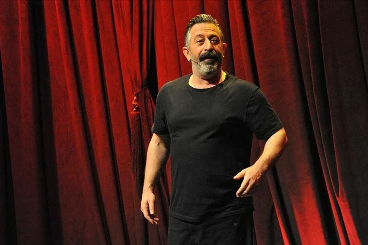 Cem Yılmaz kendini şımarttı! Yeni motosikletinin fiyatı ortaya çıktı
