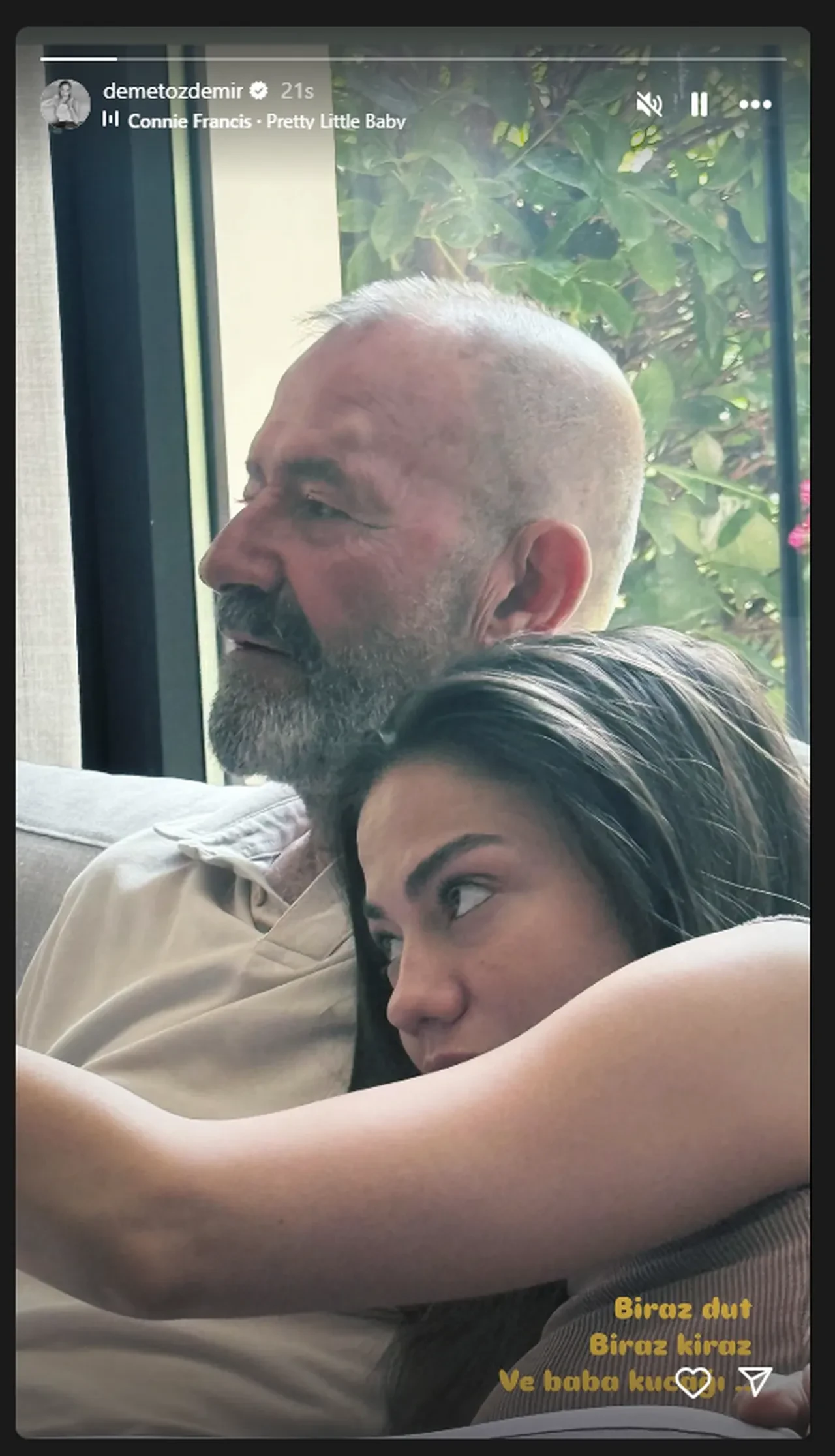 Demet Özdemir bir dönem küs olduğu babasıyla buzları eritti! Soluğu baba ocağında aldı