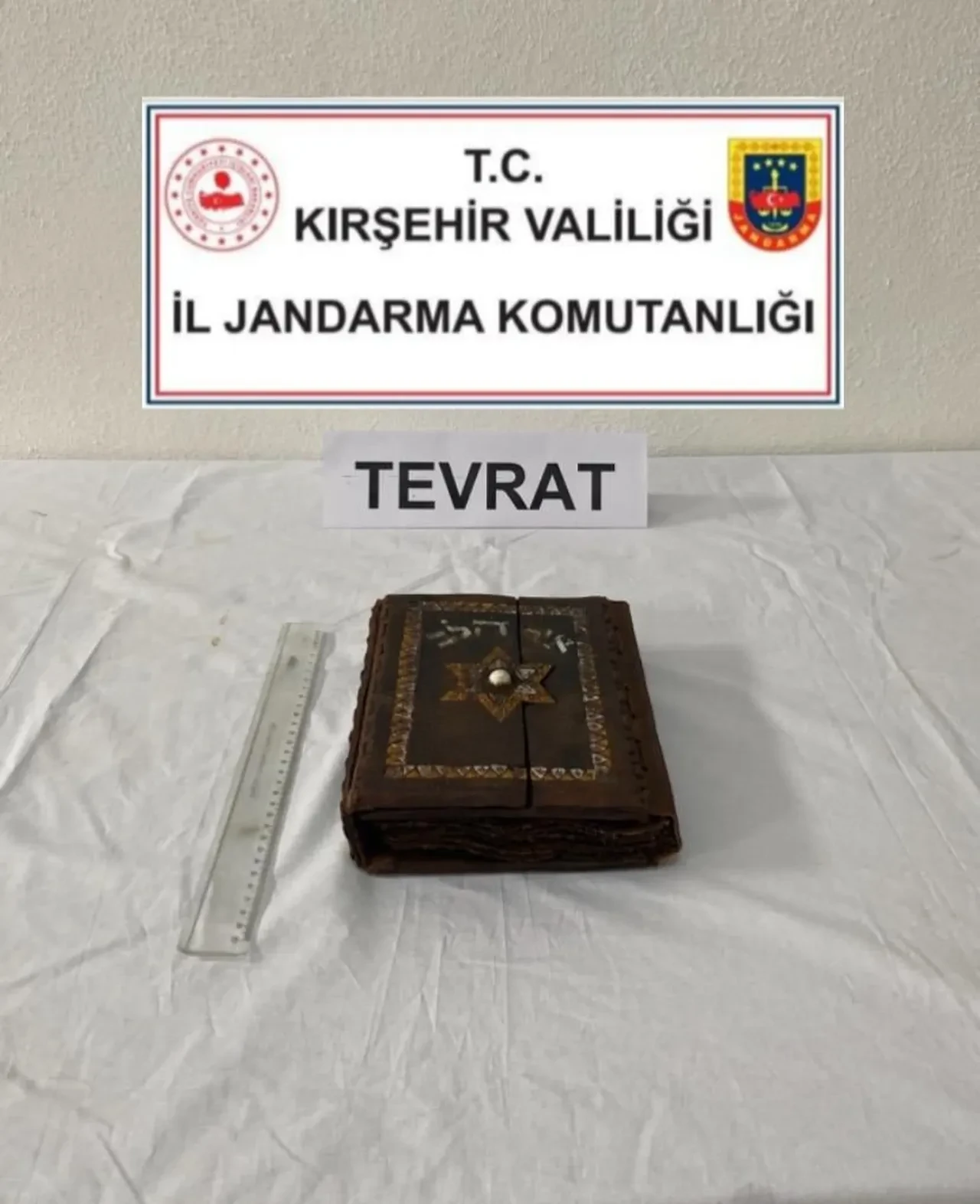 Kırşehir'de el yazması Tevrat ele geçirildi! Tam 7 asırlık