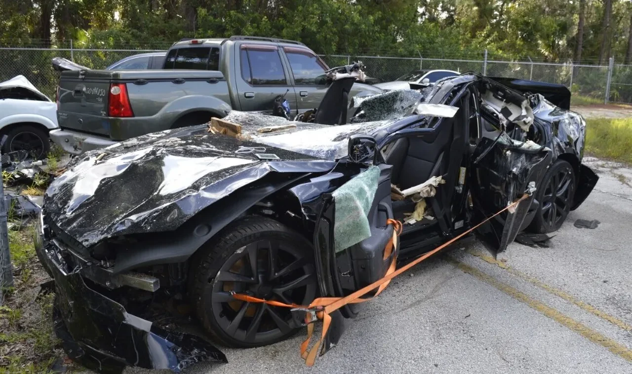  Tesla'ya büyük şok! En ölümcül araba markası seçildi