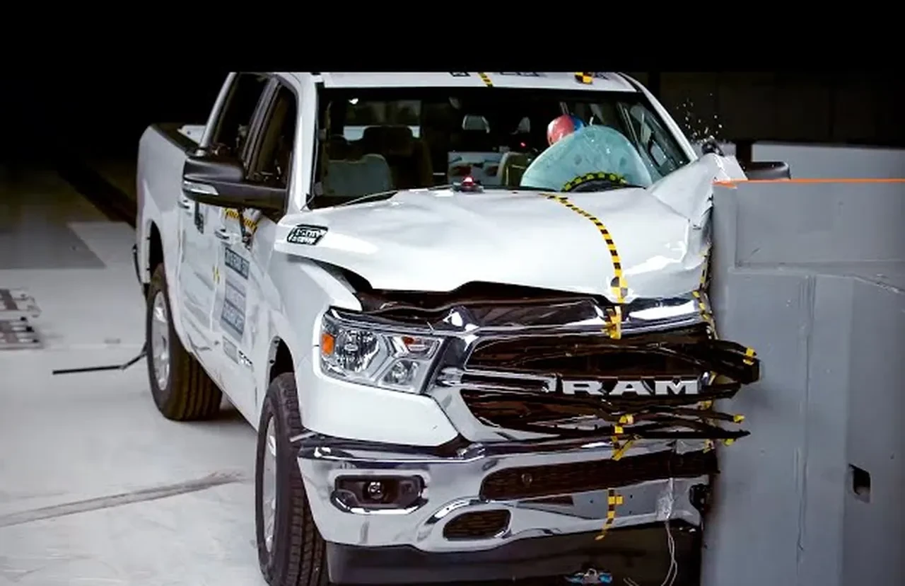  Tesla'ya büyük şok! En ölümcül araba markası seçildi