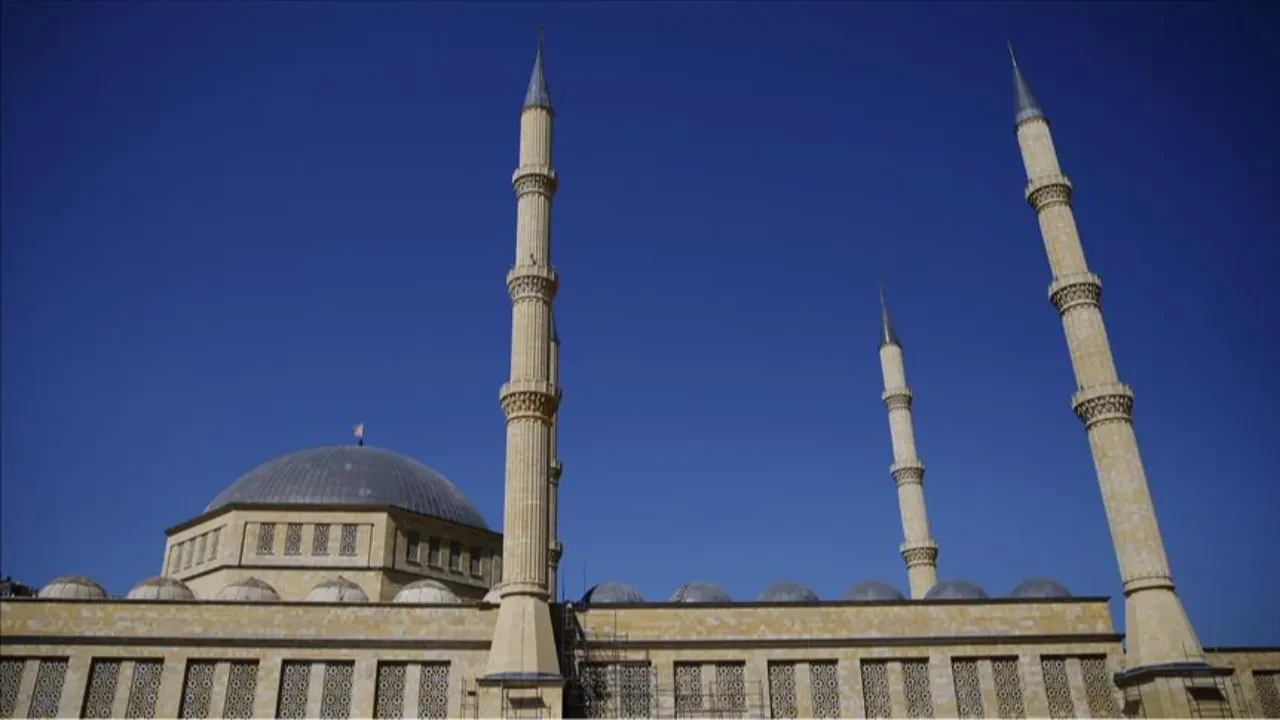Antalya bayram namazı saat kaçta? Kurban Bayramı'nın 1. günü 6 Haziran 2025 tarihinde idrak edilecek