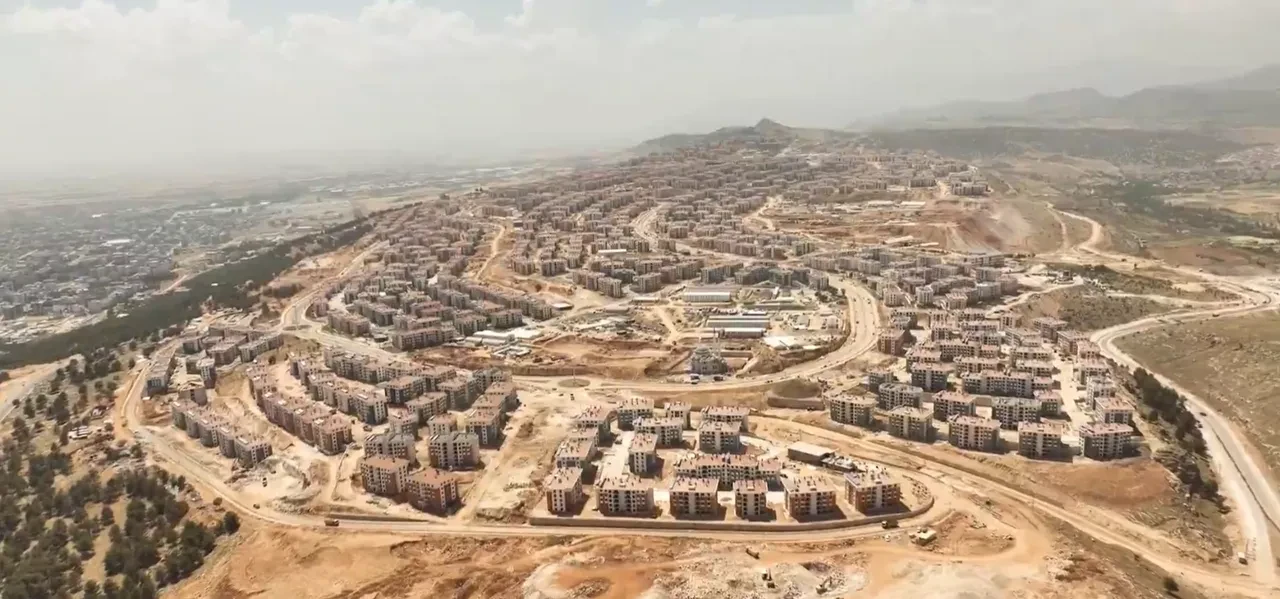 Bakan Kurum görüntüleriyle paylaştı! 'Bitti denilen yerden yeniden başladık'