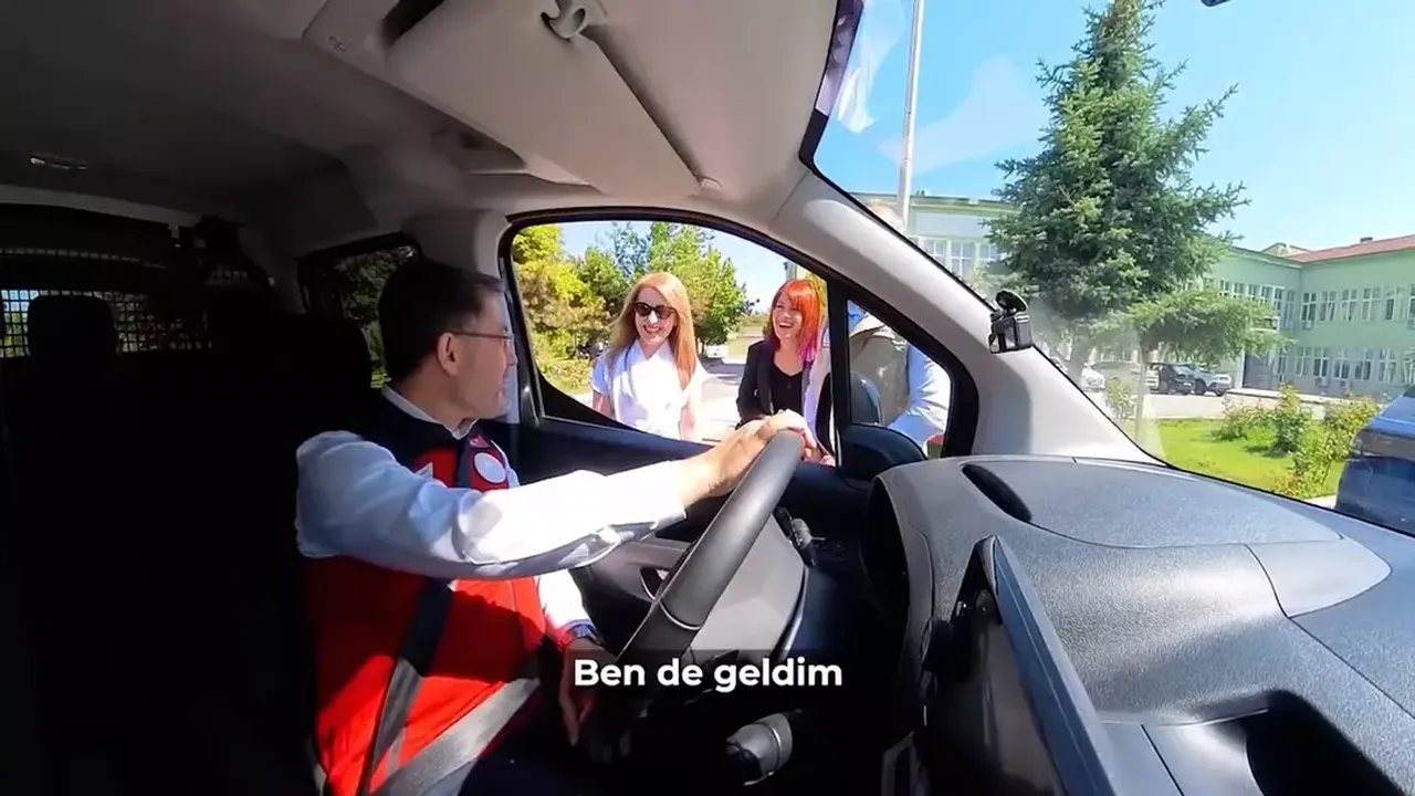 Bakan Yumaklı'dan denetim personeline bayram sürprizi! 'Şoför lazım dediler geldim' 