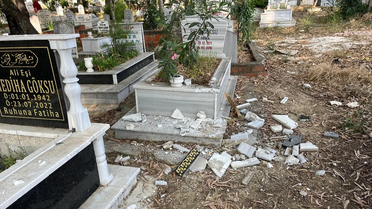 Bayram öncesi mezarlığa gelen vatandaşlar hayatının şokunu yaşadı