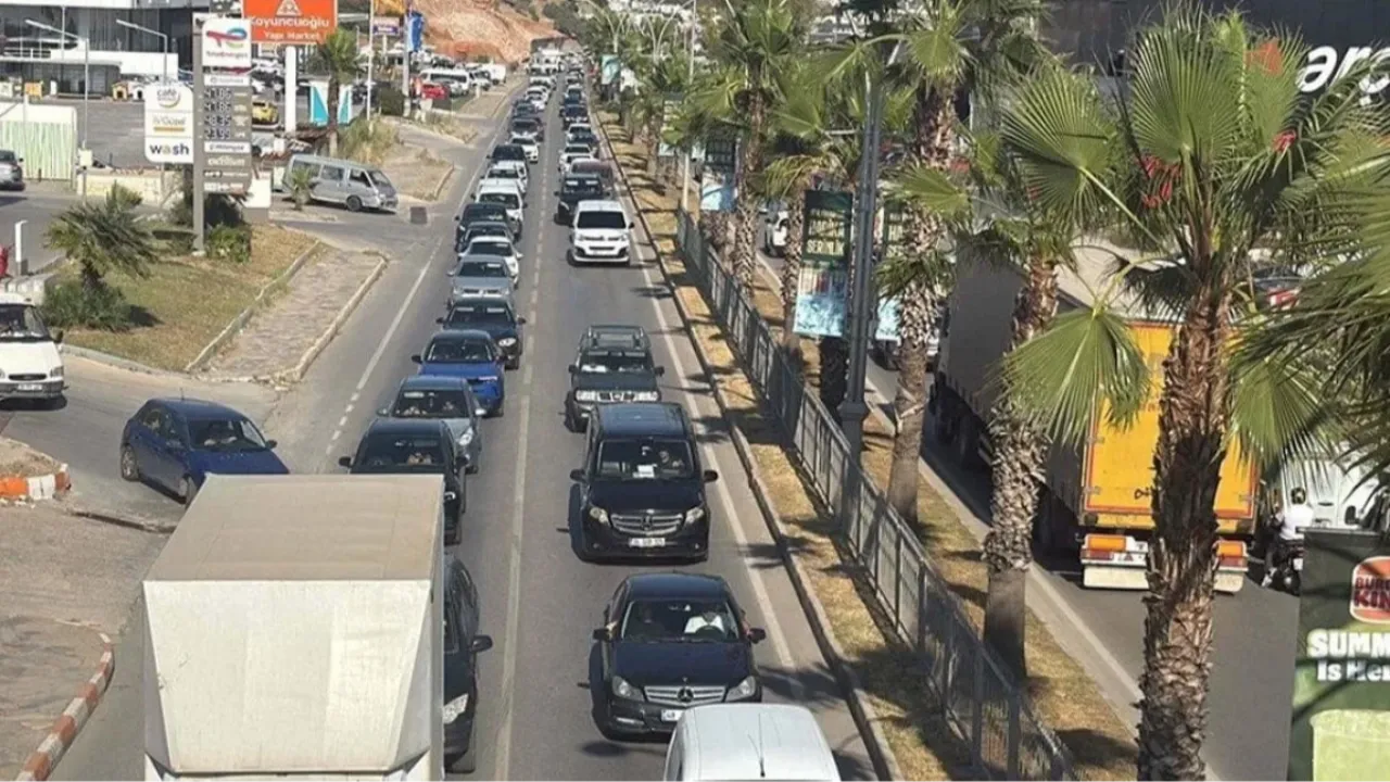 Bayram'da bir Bodrum klasiği! akın akın gidiyorlar: 24 saatte 50 bin araç giriş yaptı