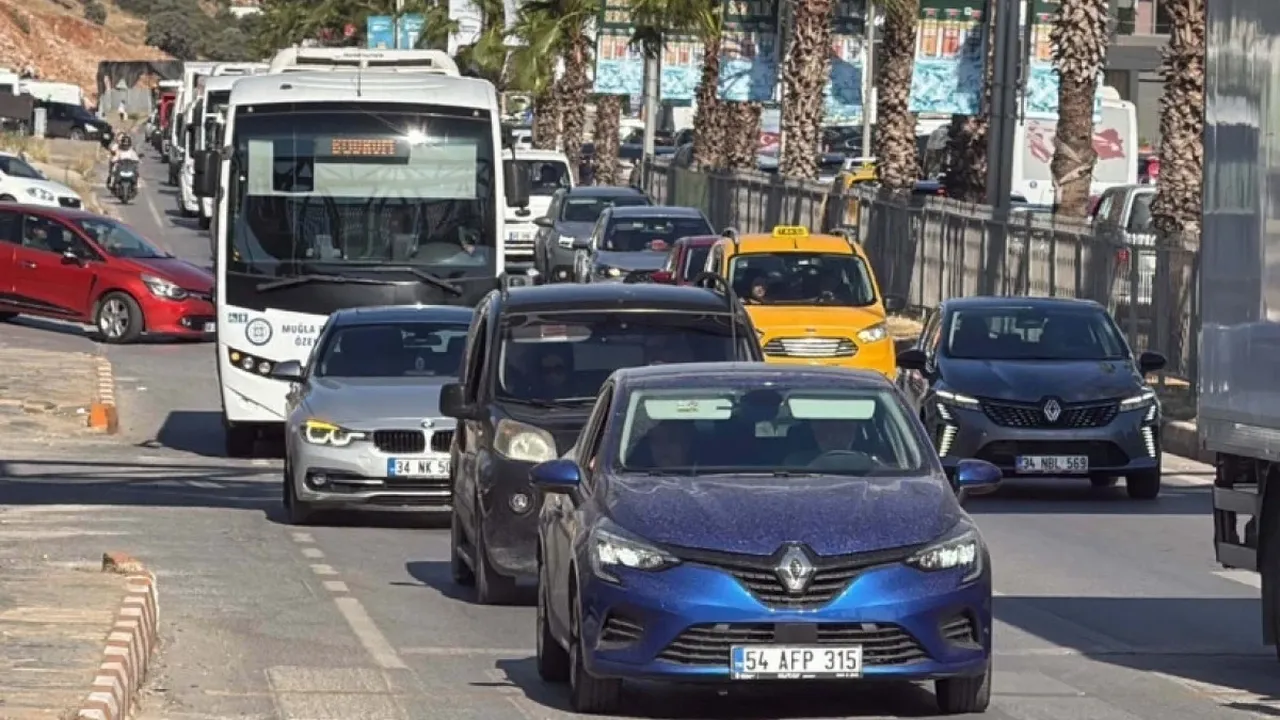 Bayram'da bir Bodrum klasiği! akın akın gidiyorlar: 24 saatte 50 bin araç giriş yaptı