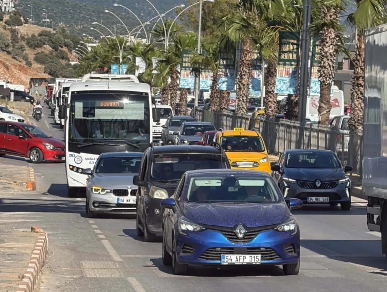 Bayram'da bir Bodrum klasiği! akın akın gidiyorlar: 24 saatte 50 bin araç giriş yaptı
