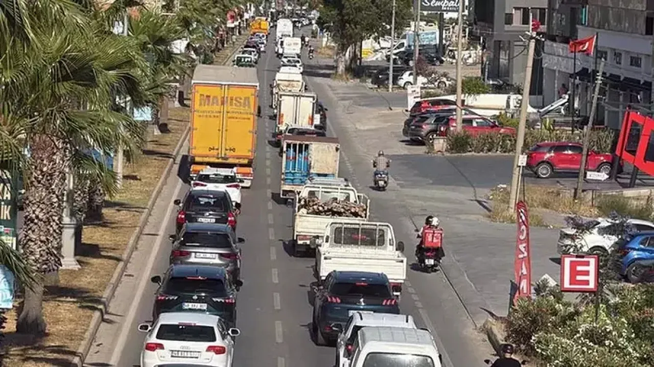 Bayram'da bir Bodrum klasiği! akın akın gidiyorlar: 24 saatte 50 bin araç giriş yaptı