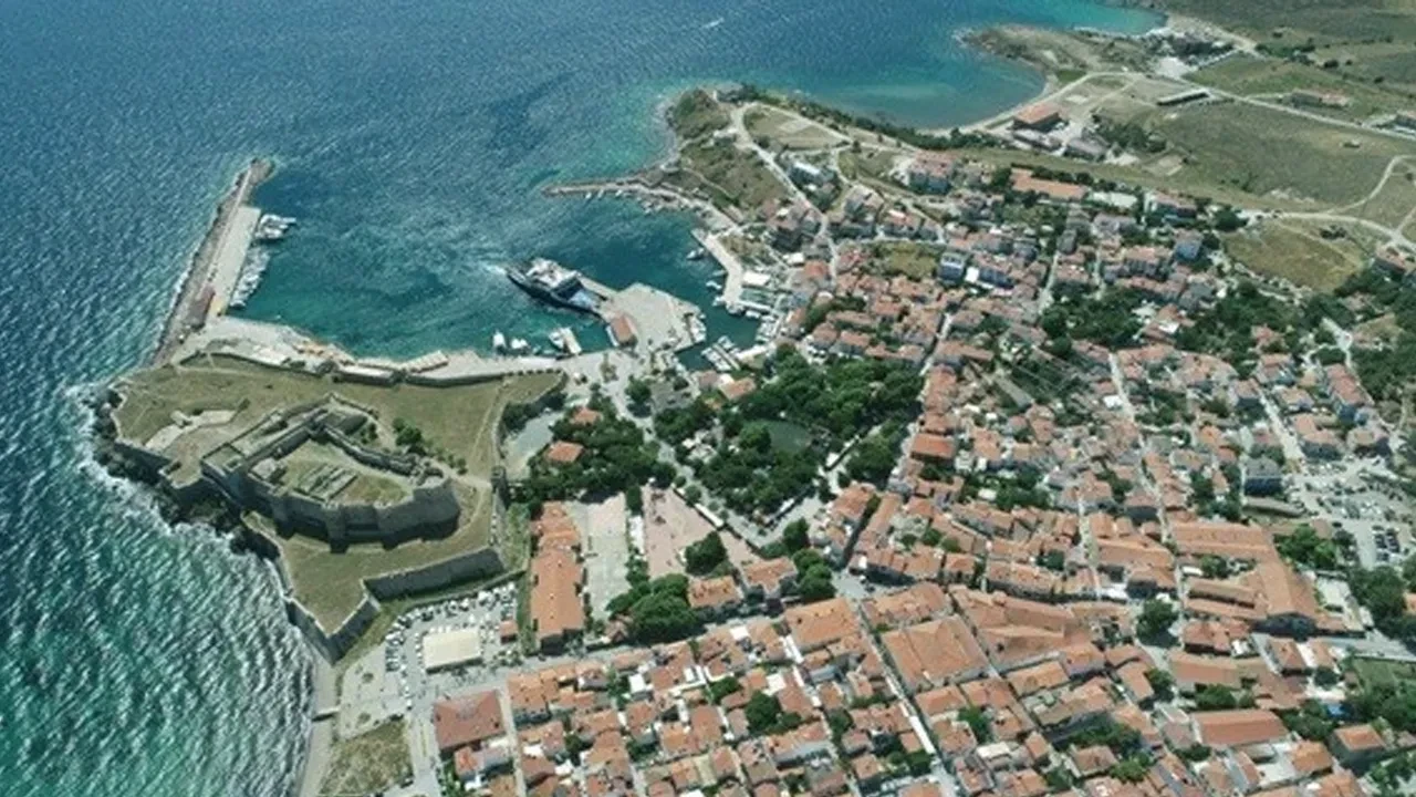 Bozcaada'da bazı araçların geçişi yasaklandı 