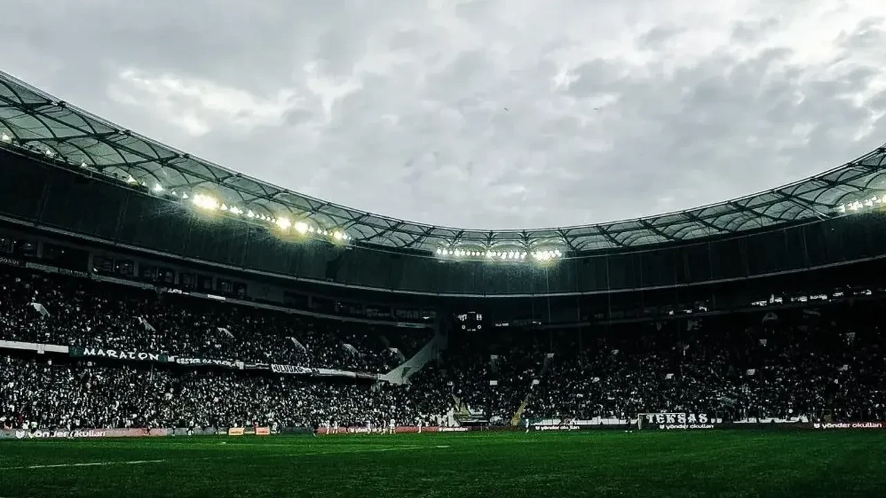 Bursaspor'da kombine satışları 30 bini aştı: Başkan Enes Çelik’ten taraftara teşekkür