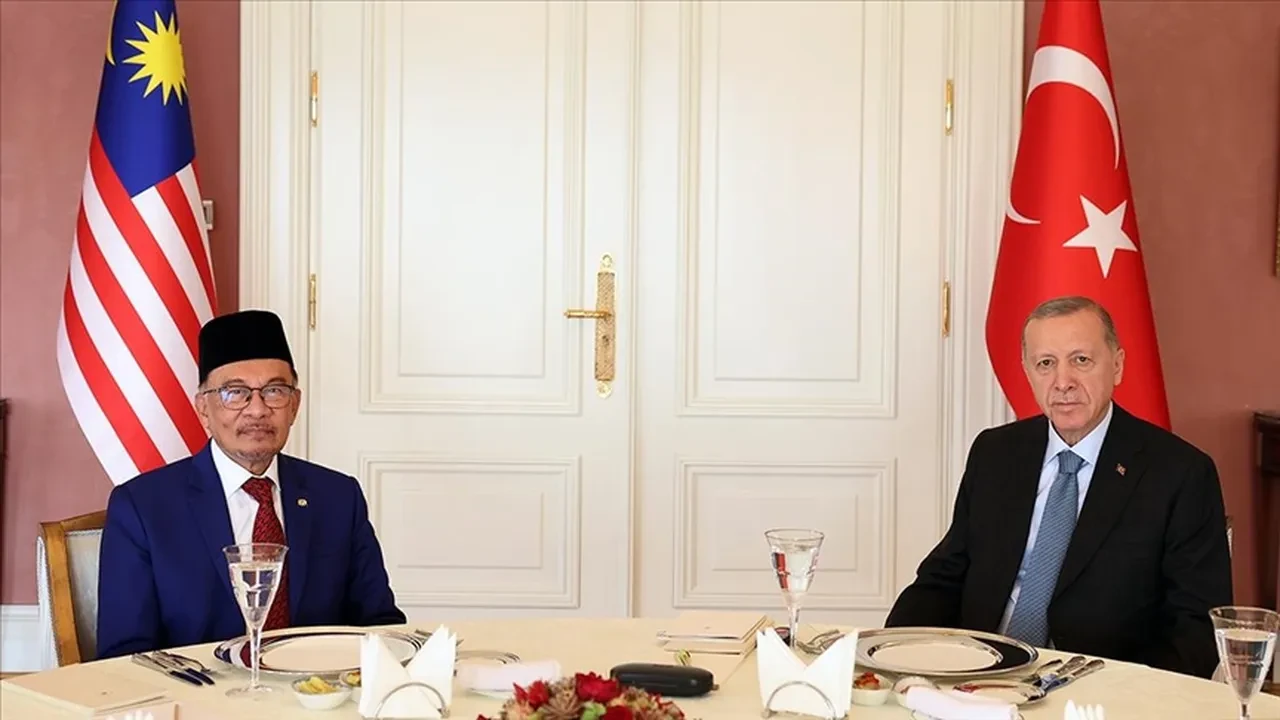 Cumhurbaşkanı Erdoğan'ın bayram diplomasisi! Liderlerle peş peşe görüşme