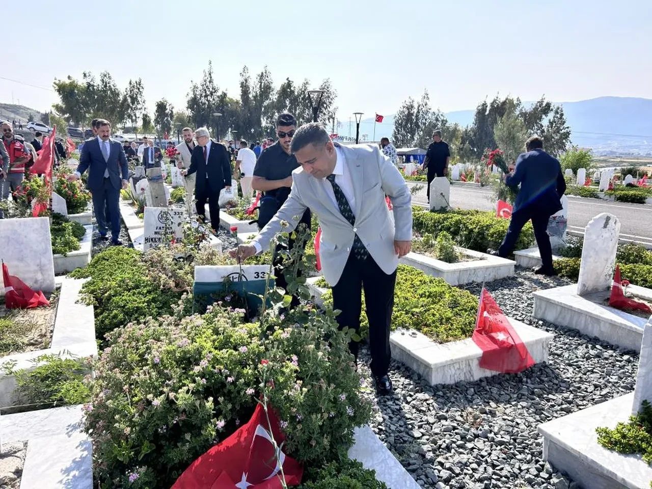 Depremde ölenler unutulmadı!