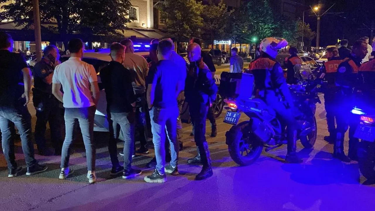 Eskişehir'de satırlı saldırgan dehşet saçtı!