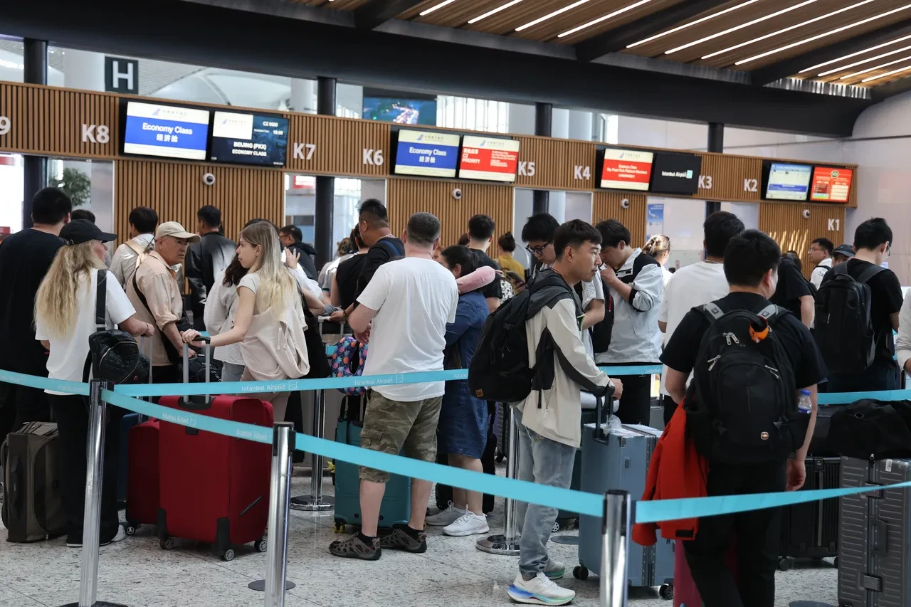 İstanbul'da havalimanlarında bayram yoğunluğu