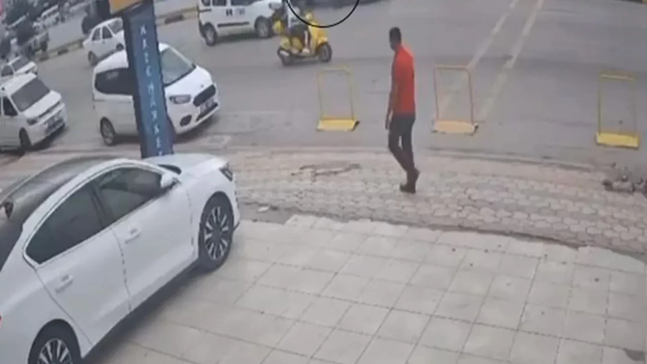 Karşıya geçmek isteyen yaşlı adama kamyonet böyle çarptı